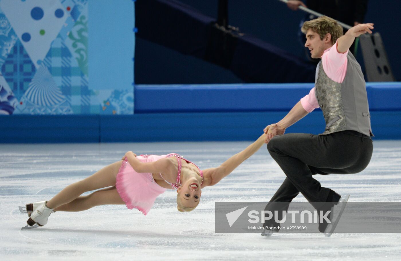 2014 Olympics. Figure skating. Teams. Pairs. Short program