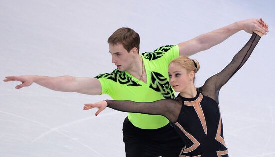 2014 Olympics. Figure skating. Teams. Pairs. Short program