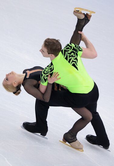 2014 Olympics. Figure skating. Teams. Pairs. Short program