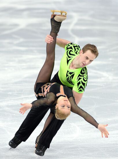 2014 Olympics. Figure skating. Teams. Pairs. Short program