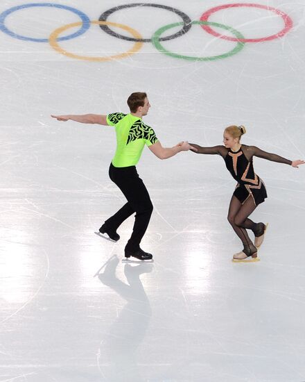 2014 Olympics. Figure skating. Teams. Pairs. Short program