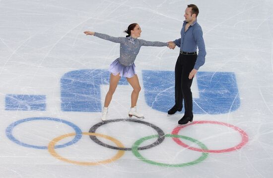 2014 Olympics. Figure skating. Teams. Pairs. Short program