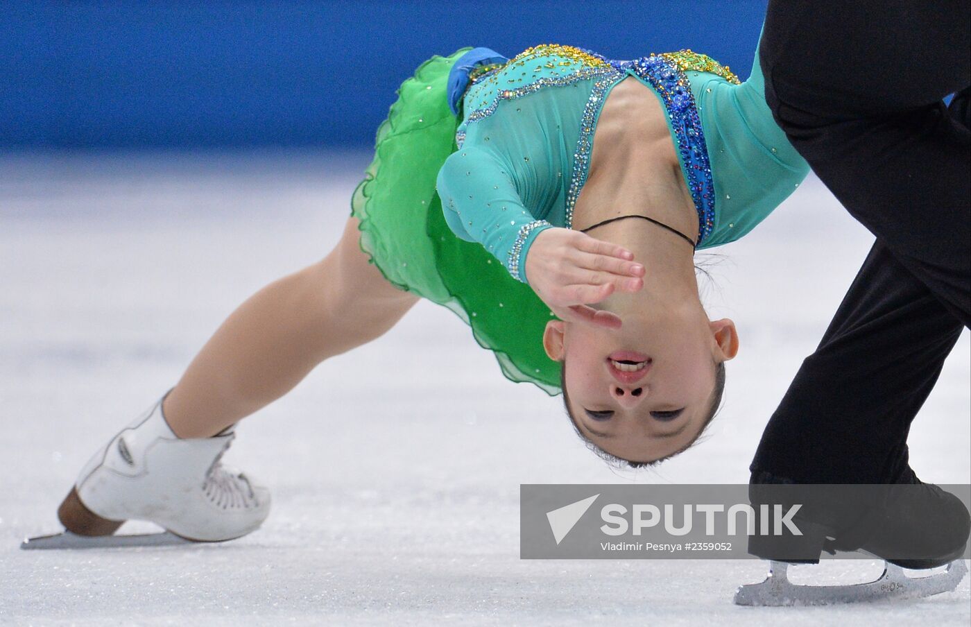 2014 Olympics. Figure skating. Teams. Pairs. Short program