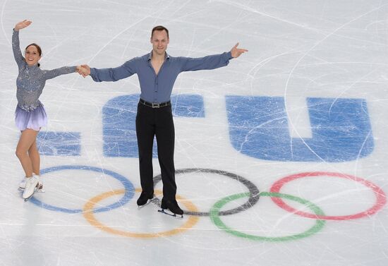 2014 Olympics. Figure skating. Teams. Pairs. Short program