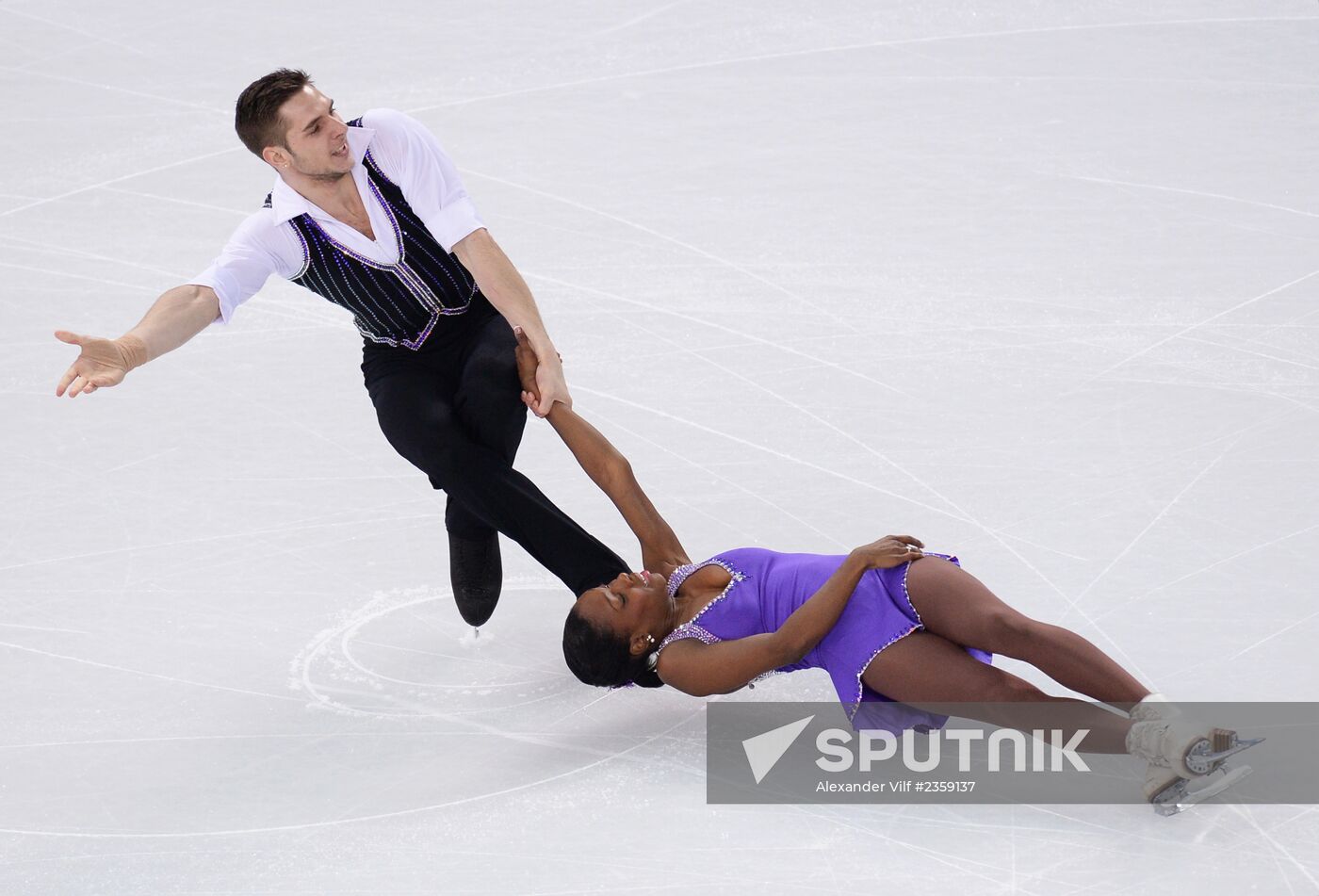 2014 Olympics. Figure skating. Teams. Pairs. Short program