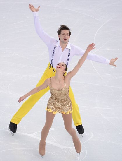 2014 Olympics. Figure skating. Teams. Pairs. Short program