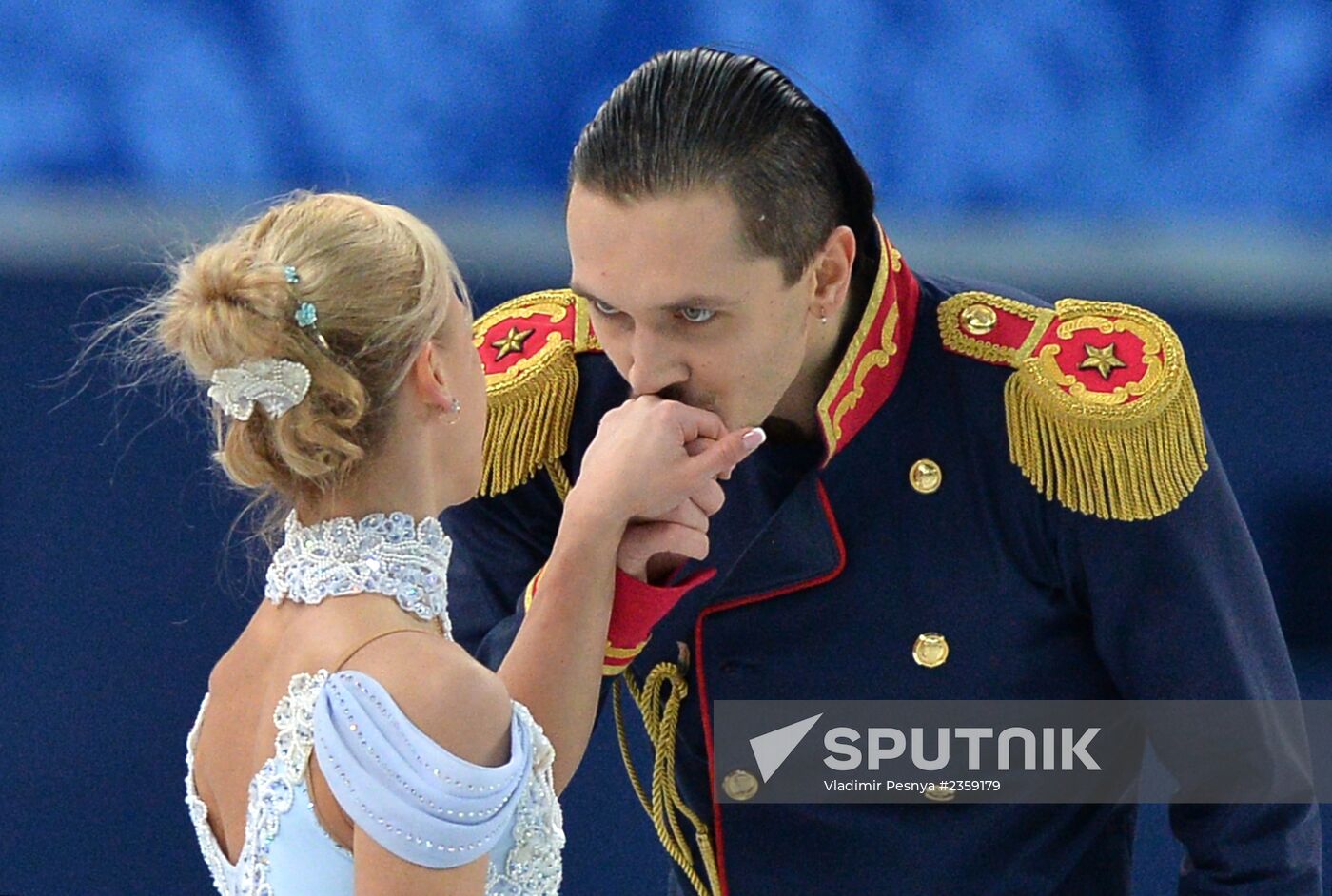 2014 Olympics. Figure skating. Teams. Pairs. Short program