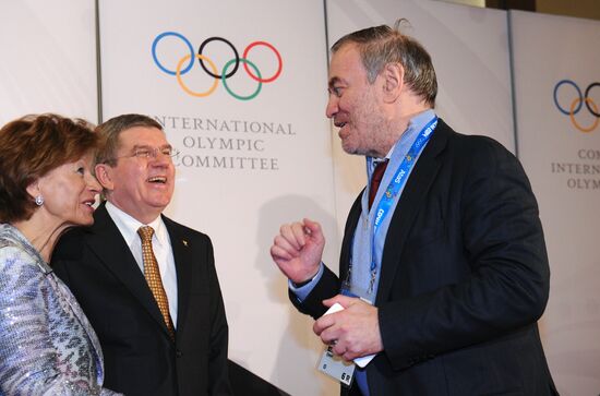 IOC President Thomas Bach holds reception for world leaders at 2014 Olympics