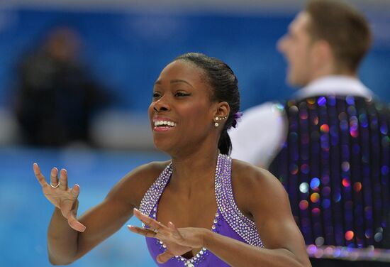 2014 Olympics. Figure skating. Teams. Pairs. Short program