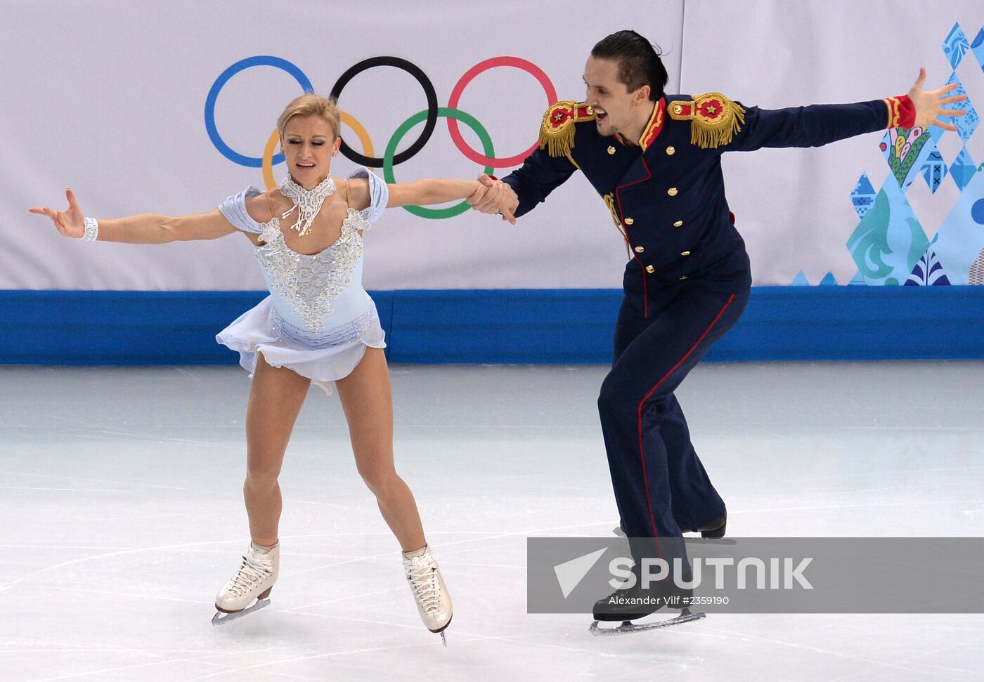 2014 Olympics. Figure skating. Teams. Pairs. Short program