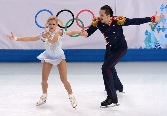 2014 Olympics. Figure skating. Teams. Pairs. Short program