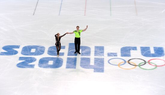 2014 Olympics. Figure skating. Teams. Pairs. Short program