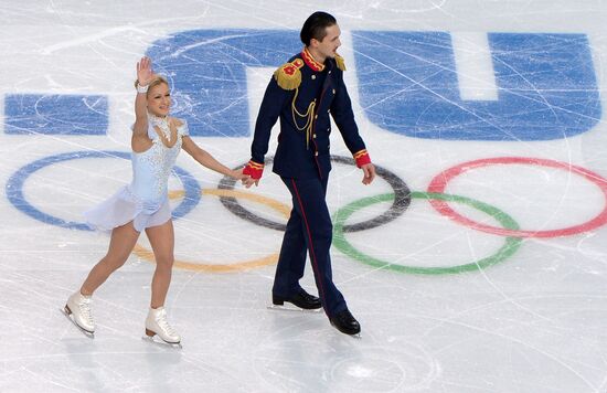 2014 Olympics. Figure skating. Teams. Pairs. Short program