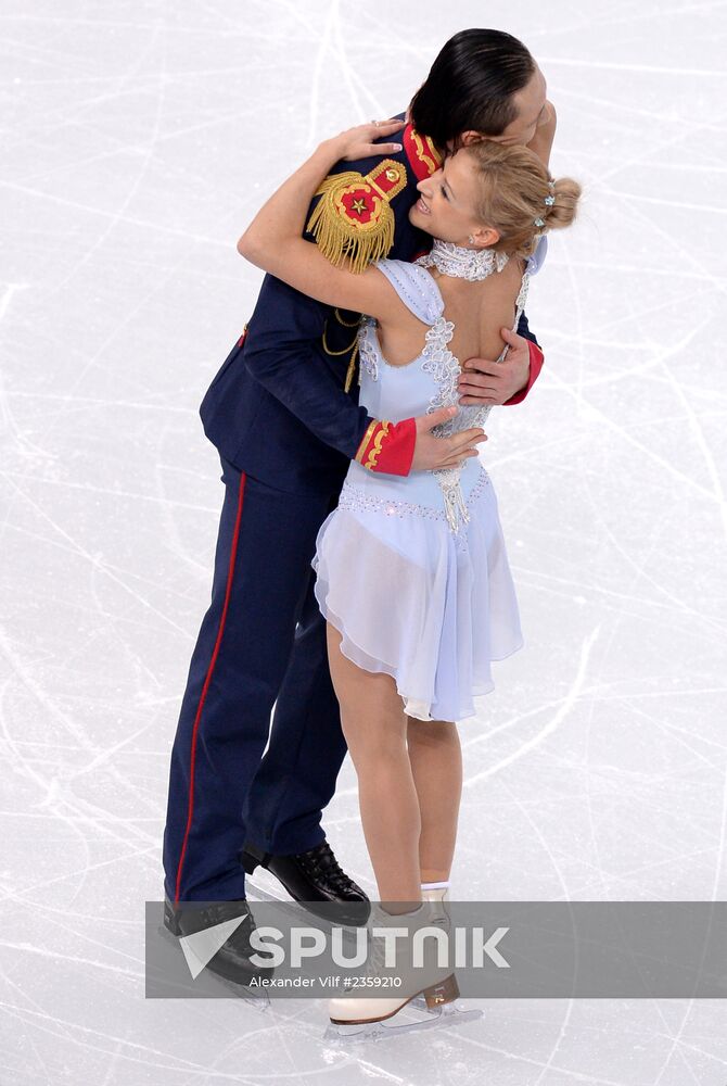 2014 Olympics. Figure skating. Teams. Pairs. Short program