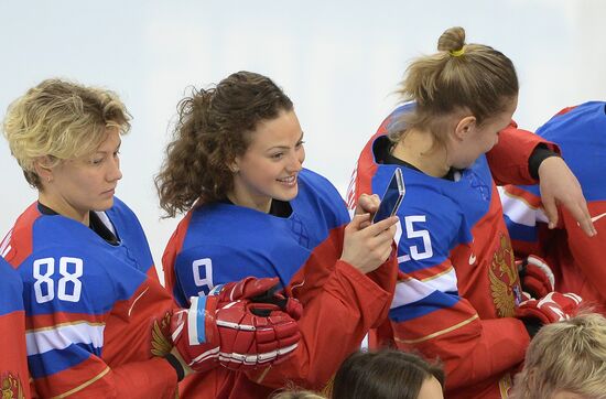 2014 Winter Olympics. Women's hockey. Training session