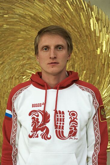 Speed skater Ivan Skobrev: Photo op