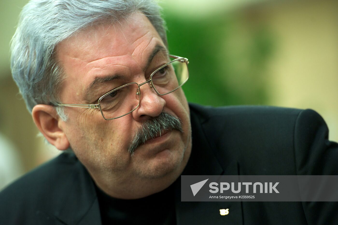 2014 Winter Olympics. Russian speed skater Ivan Skobrev's photo session