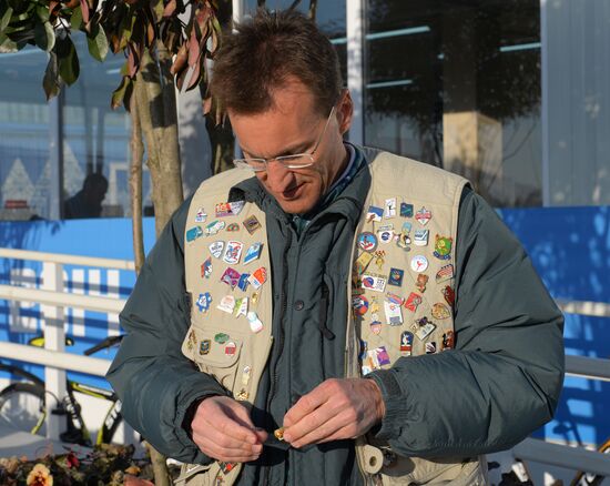 2014 Winter Olympics. Pins collector