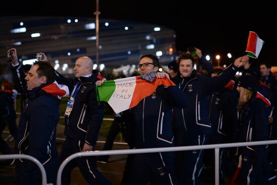 Spectators arrive at the opening ceremony of the XXI Olympic Winter Games