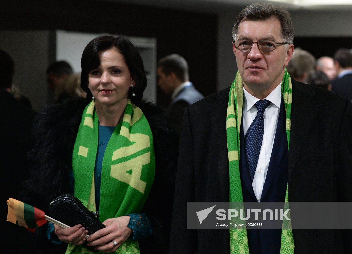Spectators arrive at opening ceremony of XXII Olympic Winter Games