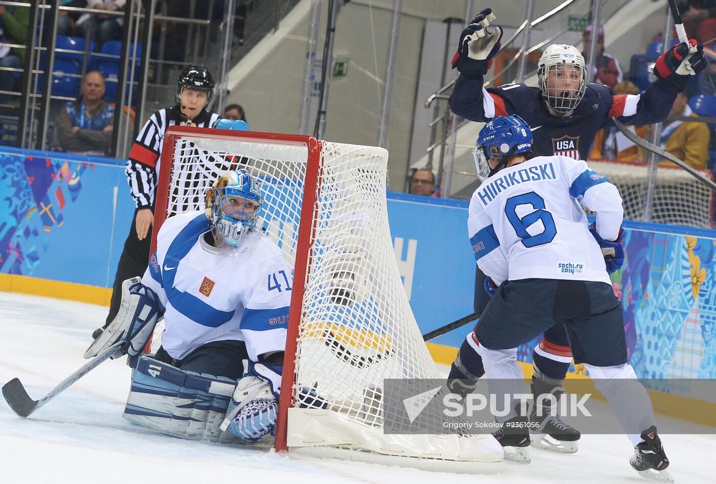 2014 Winter Olympics. Ice Hockey. Women. USA vs. Finland