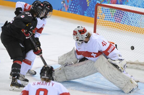 2014 Winter Olympics. Ice hockey. Women. Canada vs. Switzerland