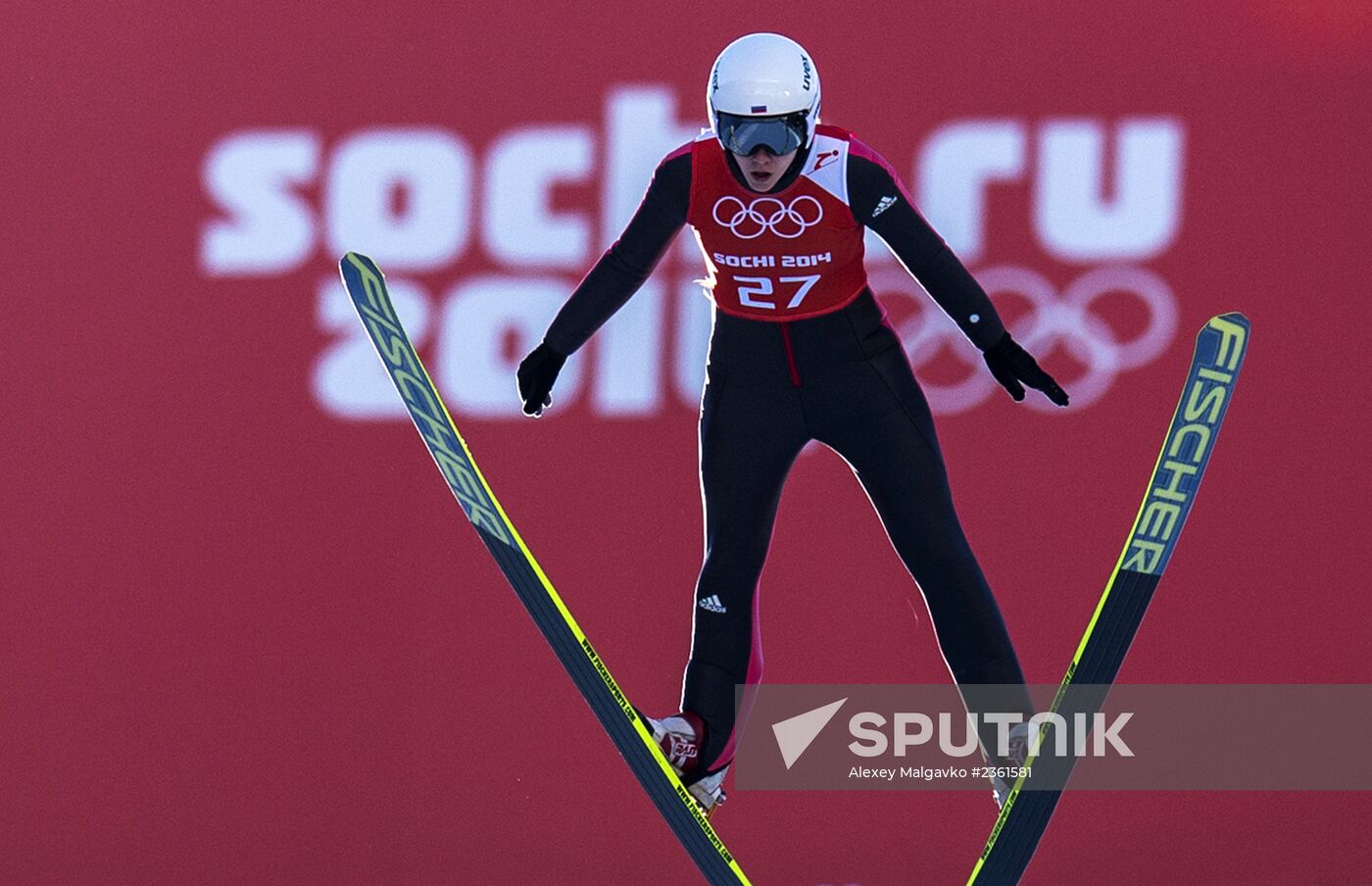2014 Winter Olympics. Ski jumping. Women. Normal hill. Training sessions