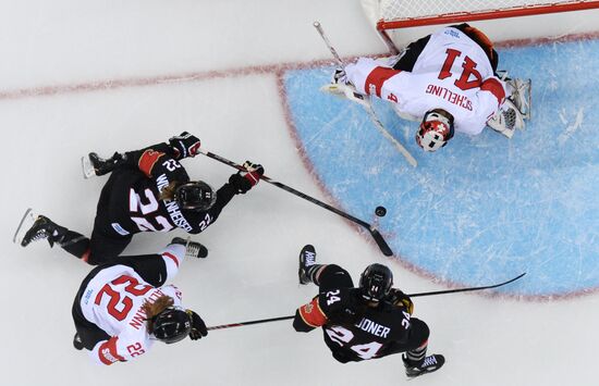 2014 Winter Olympics. Ice hockey. Women. Canada vs. Switzerland