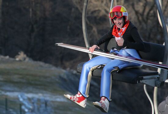 2014 Winter Olympics. Ski jumping. Women. Normal hill. Training sessions