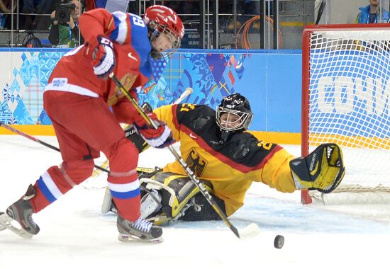 2014 Winter Olympics. Ice hockey. Women. Russia vs. Germany