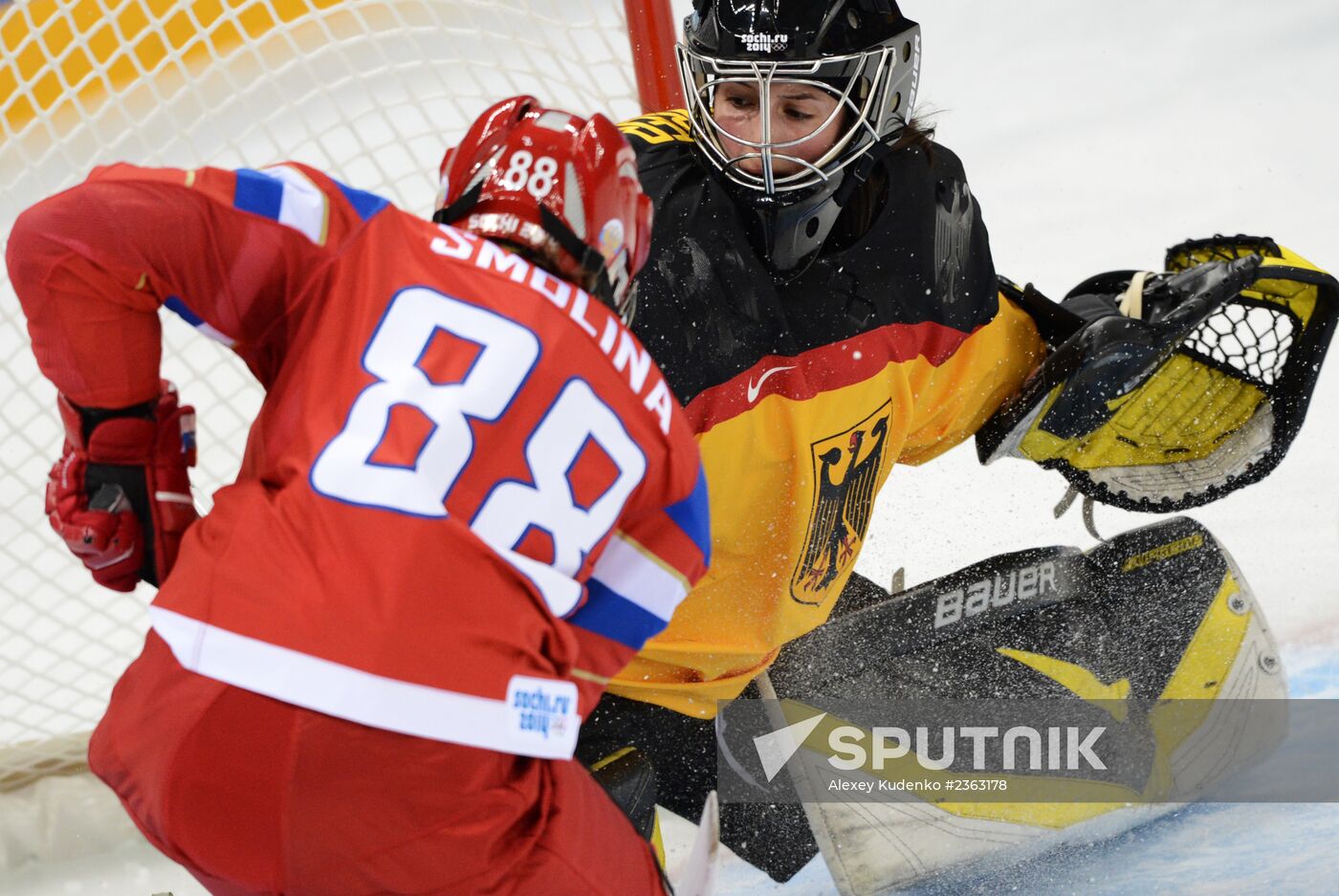 2014 Winter Olympics. Ice hockey. Women. Russia vs. Germany