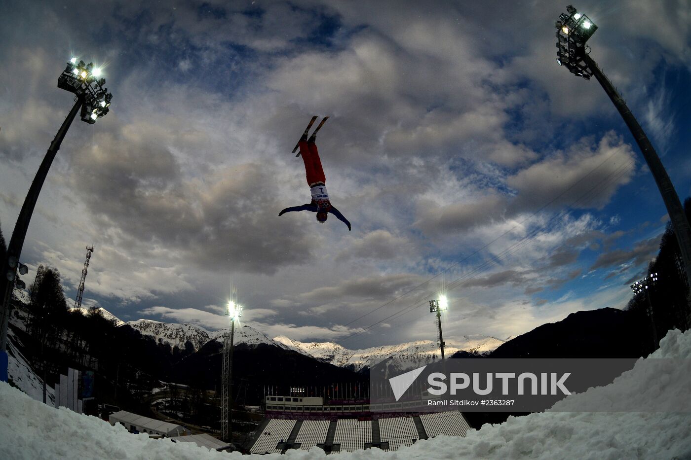 2014 Winter Olympics. Freestyle skiing. Aerials. Training