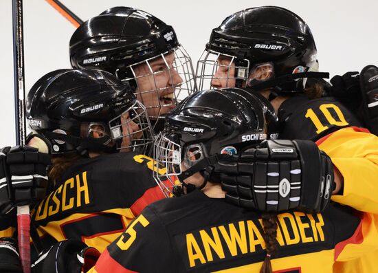 2014 Winter Olympics. Ice hockey. Women. Russia vs. Germany