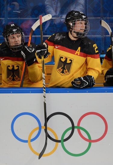 2014 Winter Olympics. Ice hockey. Women. Russia vs. Germany