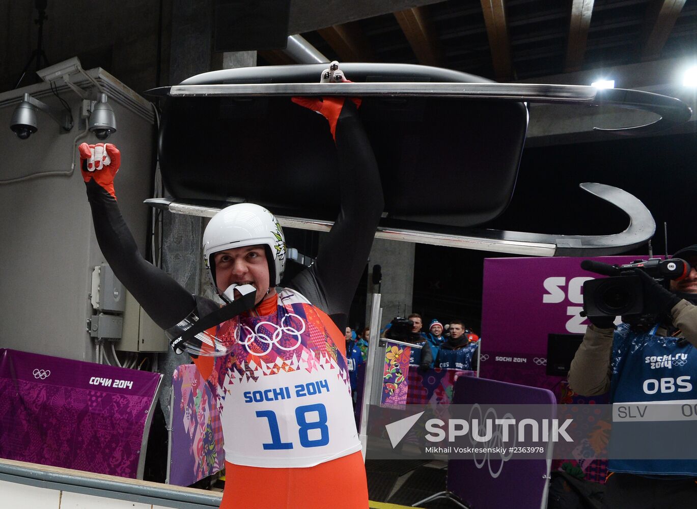 2014 Winter Olympics. Luge. Men. Day Two