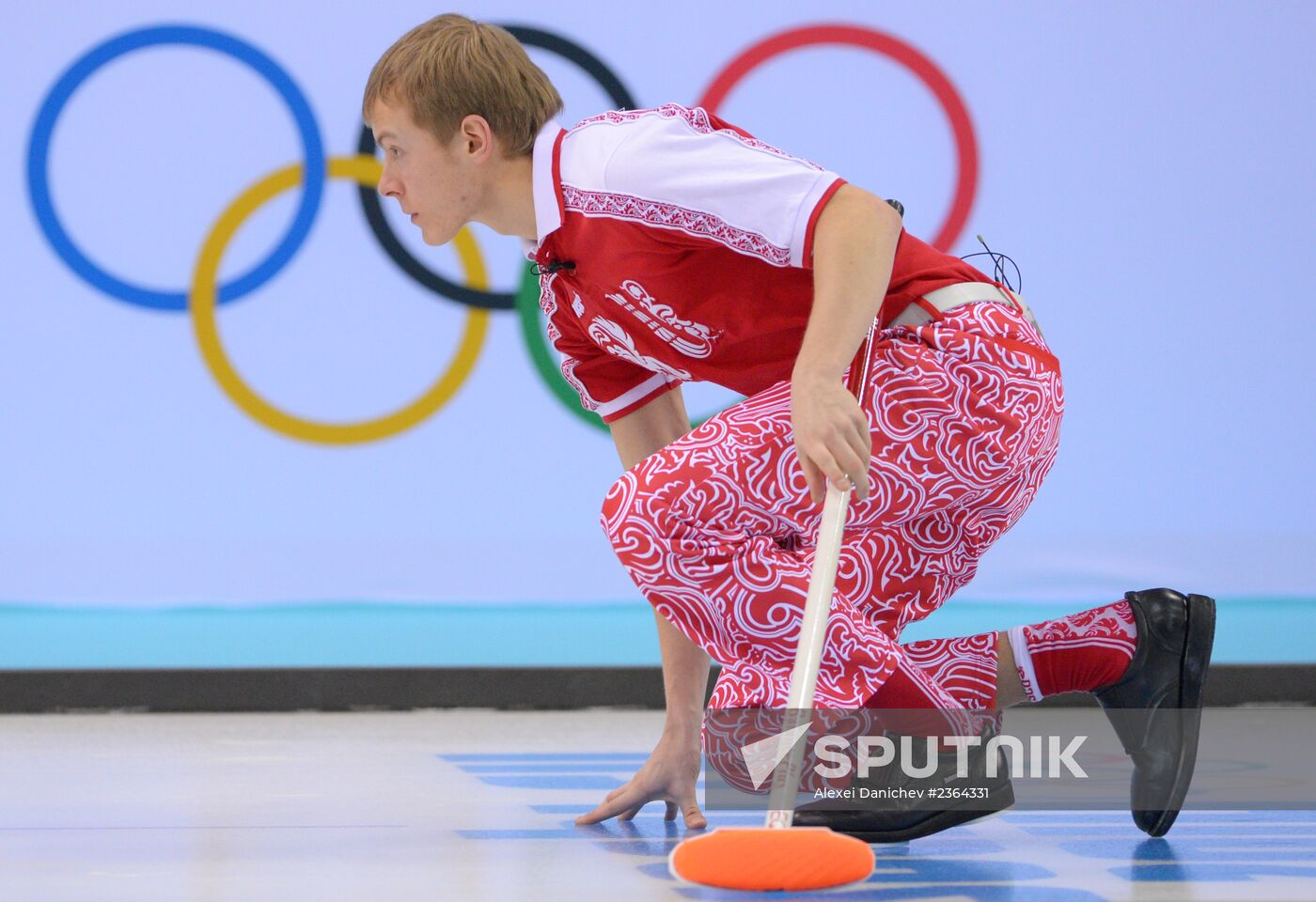 2014 Olympic Games. Curling. Men. First Day