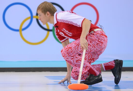 2014 Olympic Games. Curling. Men. First Day