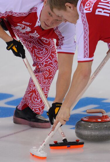 2014 Winter Olympics. Curling. Men. Day One
