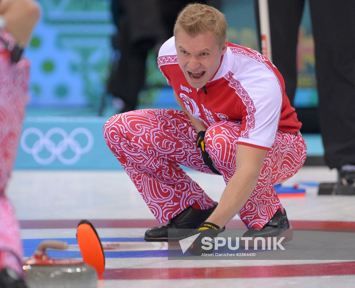 2014 Winter Olympics. Curling. Men. Day One