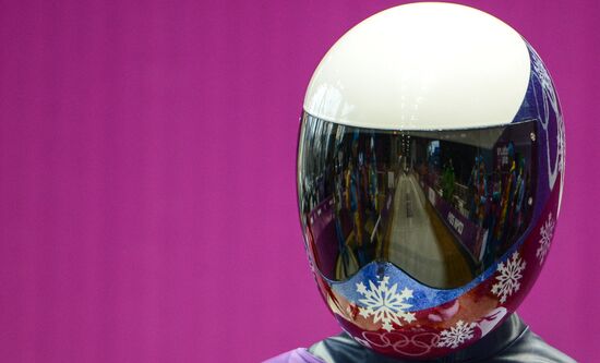 2014 Winter Olympics. Skeleton. Training sessions