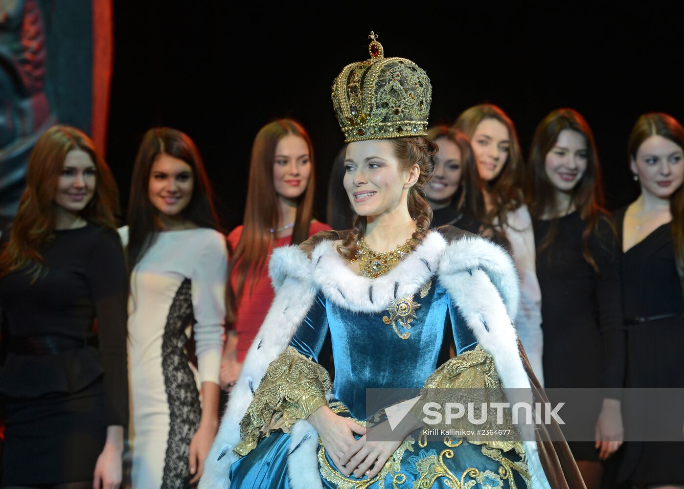Miss Russia 2014 pageant contestants attend musical "Count Orlov"