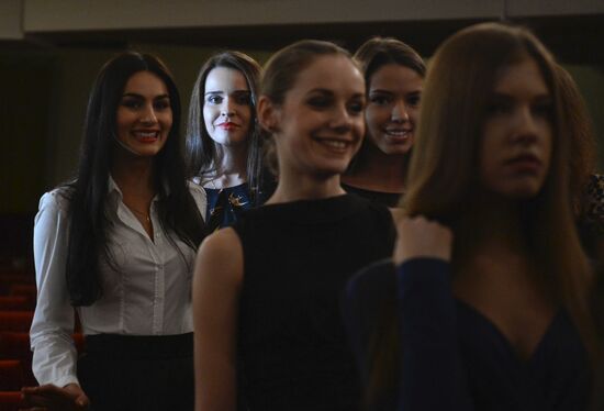 Miss Russia 2014 pageant contestants attend musical "Count Orlov"