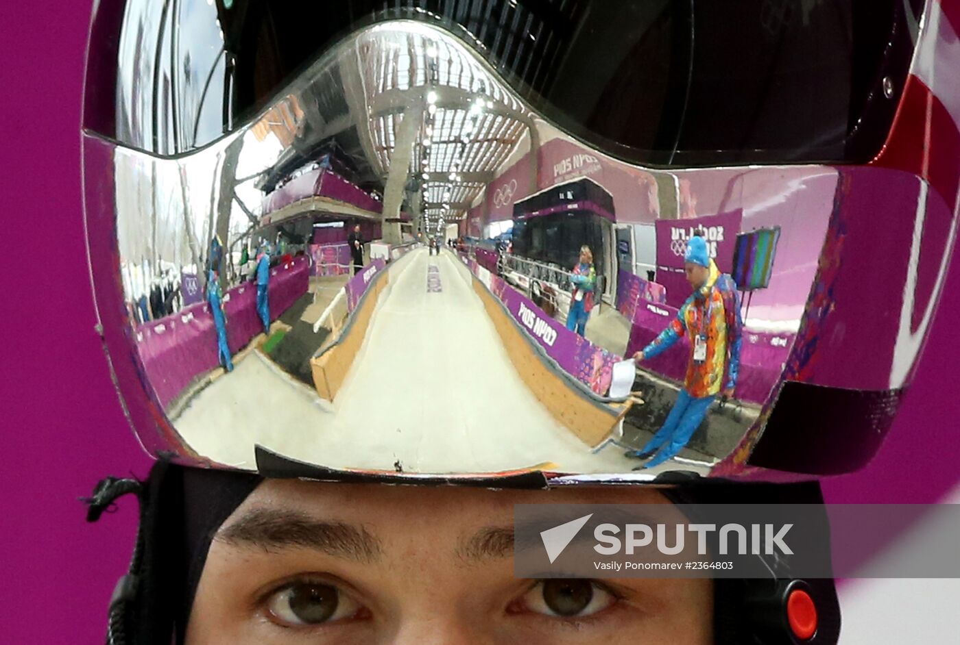 2014 Winter Olympics. Skeleton. Training sessions