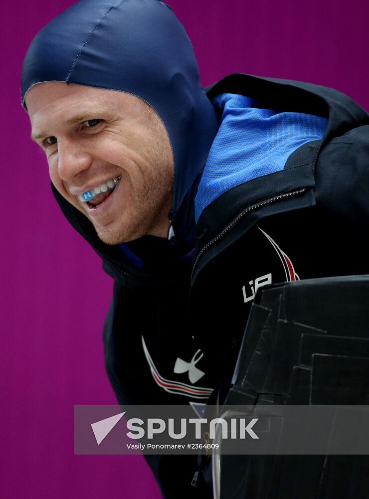 2014 Winter Olympics. Skeleton. Training sessions
