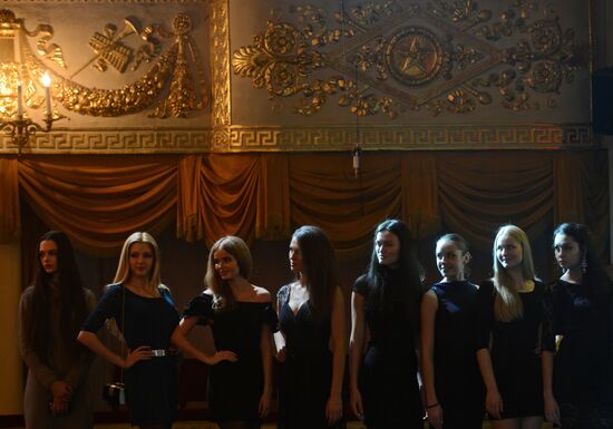 Miss Russia 2014 pageant contestants attend musical "Count Orlov"