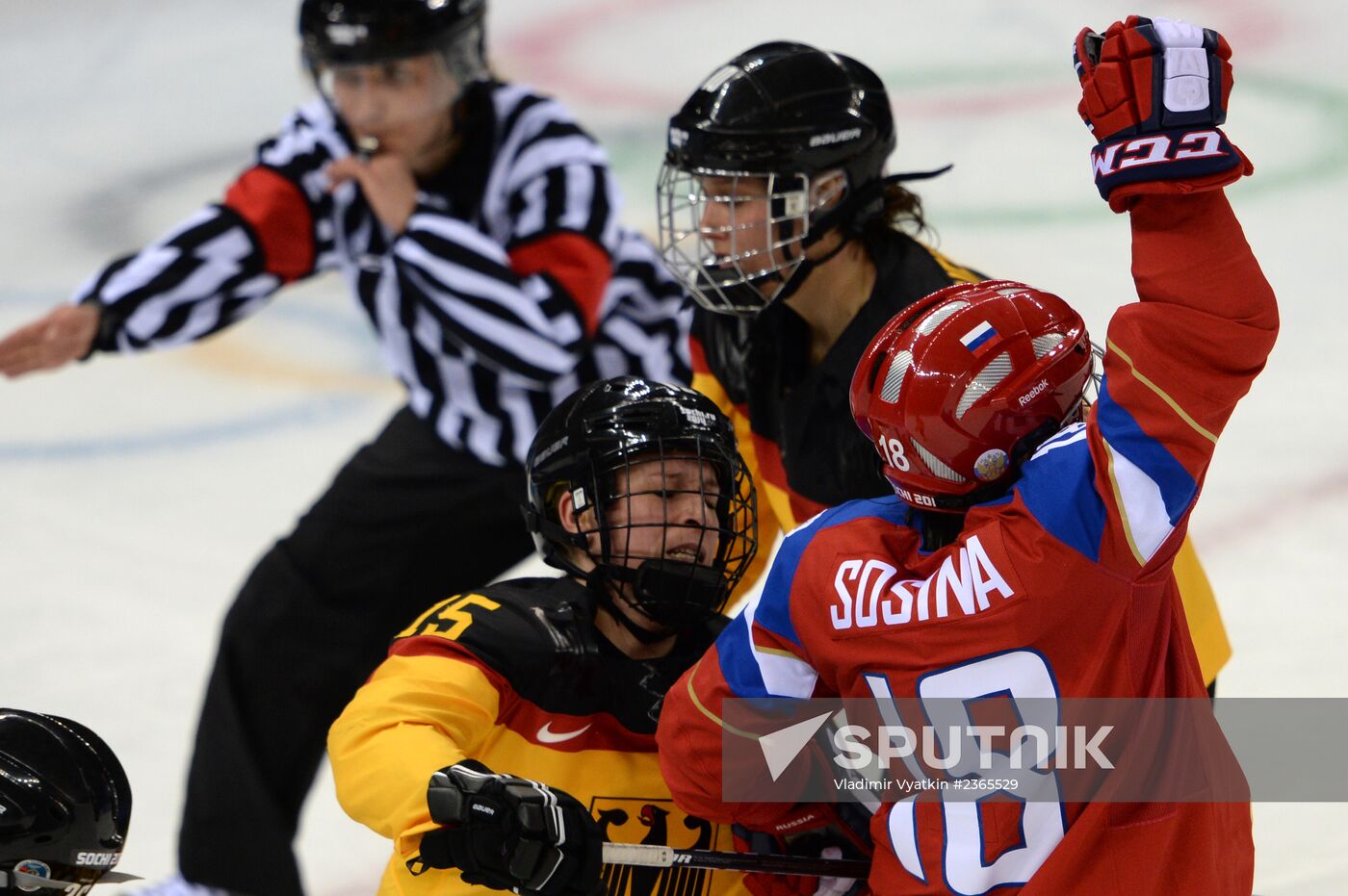 2014 Winter Olympics. Ice hockey. Women. Russia vs. Germany