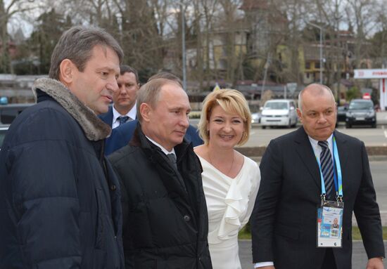 Vladimir Putin meets with members of Public Council on 2014 Olympics