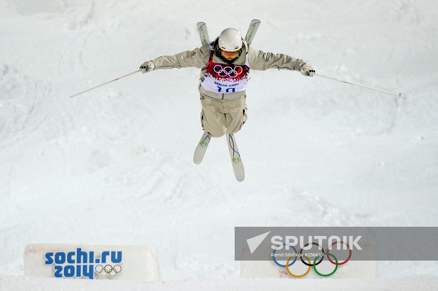 2014 Winter Olympics. Freestyle skiing. Men. Moguls