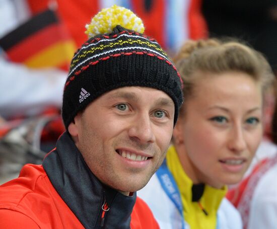 2014 Winter Olympics. Figure skating. Pairs. Short program