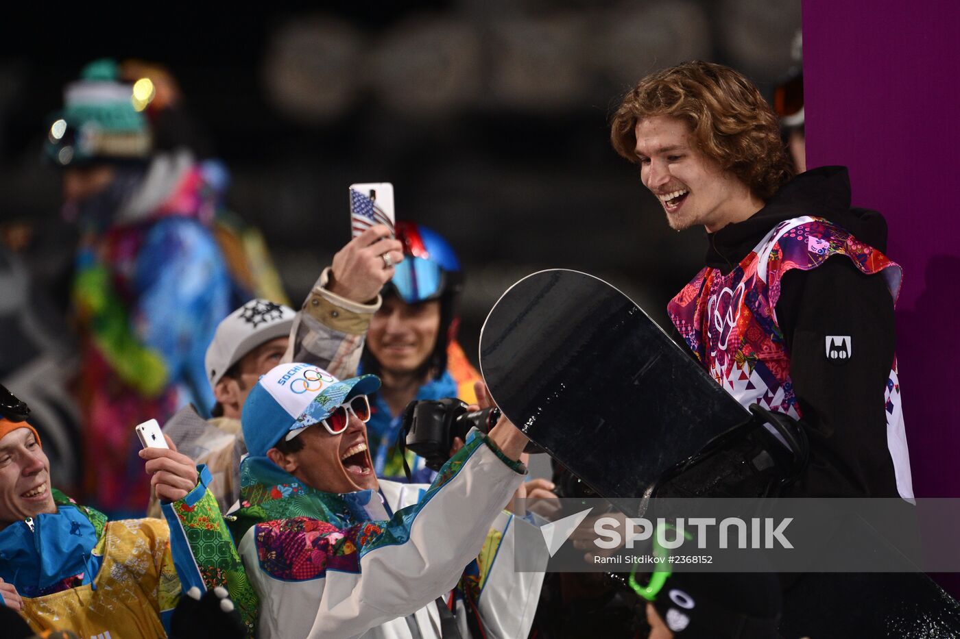 2014 Winter Olympics. Snowboarding. Men. Halfpipe